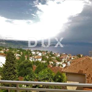 OPATIJA, CENTAR - Komforan stan u blizini centra s prekrasnim pogledom na more