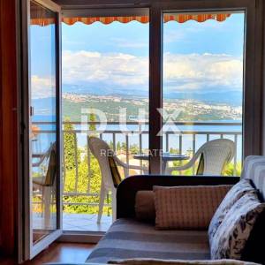 OPATIJA, CENTAR - Komforan stan u blizini centra s prekrasnim pogledom na more