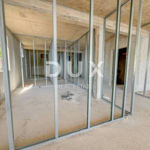 OPATIJA, CENTAR – luksuzan penthouse s panoramskim pogledom na more i garažom, top lokacija