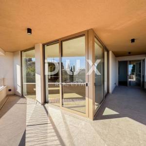 OPATIJA, CENTAR – luksuzan penthouse u centru Opatije, privatna pozicija i krovni bazen, samo 200m od mora