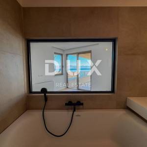 OPATIJA, CENTAR – luksuzan penthouse u centru Opatije, privatna pozicija i krovni bazen, samo 200m od mora