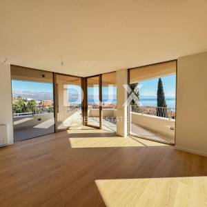 OPATIJA, CENTAR – luksuzan penthouse u centru Opatije, privatna pozicija i krovni bazen, samo 200m od mora