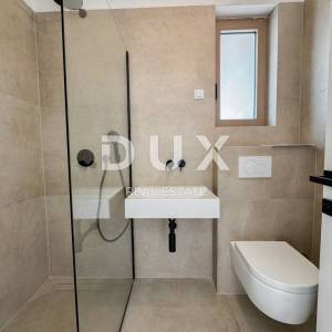 OPATIJA, CENTAR – luksuzan penthouse u centru Opatije, privatna pozicija i krovni bazen, samo 200m od mora