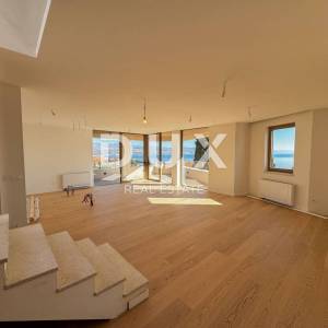 OPATIJA, CENTAR – luksuzan penthouse u centru Opatije, privatna pozicija i krovni bazen, samo 200m od mora