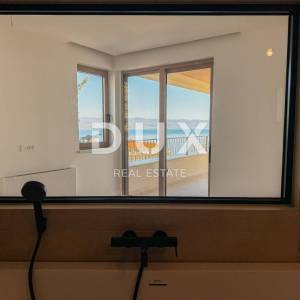 OPATIJA, CENTAR – luksuzan penthouse u centru Opatije, privatna pozicija i krovni bazen, samo 200m od mora