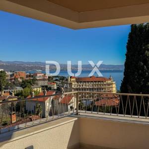 OPATIJA, CENTAR – luksuzan penthouse u centru Opatije, privatna pozicija i krovni bazen, samo 200m od mora