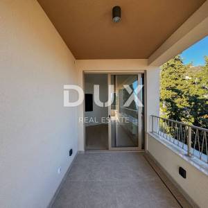 OPATIJA, CENTAR – luksuzan penthouse u centru Opatije, privatna pozicija i krovni bazen, samo 200m od mora