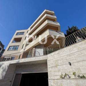 OPATIJA, CENTAR – luksuzan penthouse u centru Opatije, privatna pozicija i krovni bazen, samo 200m od mora