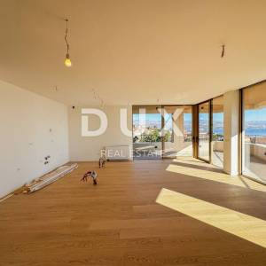 OPATIJA, CENTAR – luksuzan penthouse u centru Opatije, privatna pozicija i krovni bazen, samo 200m od mora