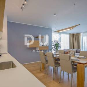 OPATIJA, CENTAR - luksuzan stan u novogradnji s bazenom, pogled, 150m od mora