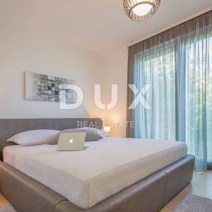 OPATIJA, CENTAR - luksuzan stan u novogradnji s bazenom, pogled, 150m od mora