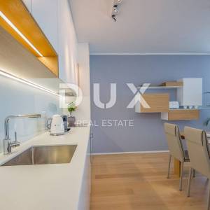 OPATIJA, CENTAR - luksuzan stan u novogradnji s bazenom, pogled, 150m od mora