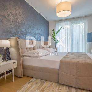 OPATIJA, CENTAR - luksuzan stan u novogradnji s bazenom, pogled, 150m od mora