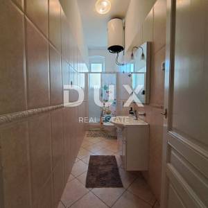 OPATIJA, CENTAR- Luksuzan stan od 180 m2 s pogledom na more i 4 parkirna mjesta