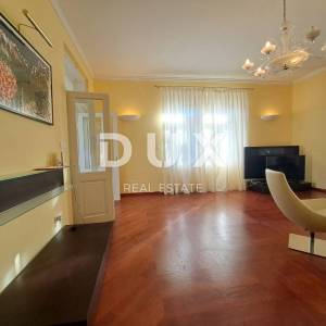 OPATIJA, CENTAR- Luksuzan stan od 180 m2 s pogledom na more i 4 parkirna mjesta