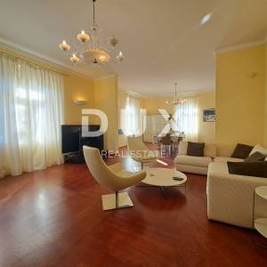 OPATIJA, CENTAR- Luksuzan stan od 180 m2 s pogledom na more i 4 parkirna mjesta