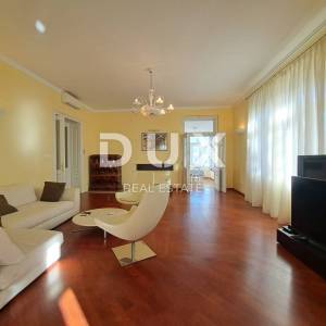 OPATIJA, CENTAR- Luksuzan stan od 180 m2 s pogledom na more i 4 parkirna mjesta