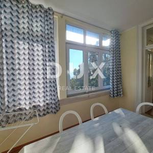 OPATIJA, CENTAR- Luksuzan stan od 180 m2 s pogledom na more i 4 parkirna mjesta