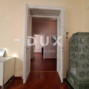 OPATIJA, CENTAR- Luksuzan stan od 180 m2 s pogledom na more i 4 parkirna mjesta