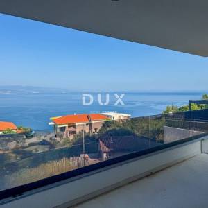 OPATIJA, CENTAR - luksuzan stan u novogradnji s garažom i panoramskim pogledom na more