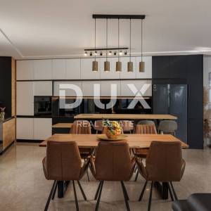 OPATIJA, CENTAR – luksuzna etaža od 300m2 u novogradnji s garažom, panoramski pogled na more