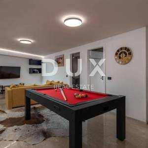 OPATIJA, CENTAR – luksuzna etaža od 300m2 u novogradnji s garažom, panoramski pogled na more