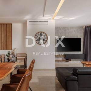 OPATIJA, CENTAR – luksuzna etaža od 300m2 u novogradnji s garažom, panoramski pogled na more