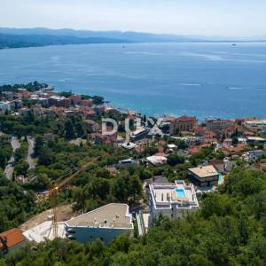 OPATIJA, CENTAR - luksuzna stambeno-poslovna zgrada sa 7 stanova, garažom i bazenom u centru Opatije