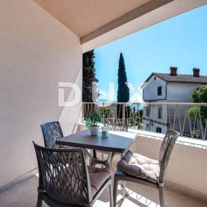 OPATIJA, CENTAR – moderan stan za najam s pogledom na more, 70 m od plaže