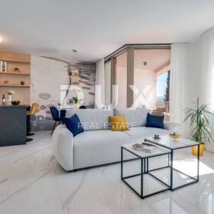 OPATIJA, CENTAR – moderan stan za najam s pogledom na more, 70 m od plaže