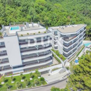 OPATIJA, CENTAR - odličan stan u novogradnji s pogledom na more, zajednički bazen, garaža