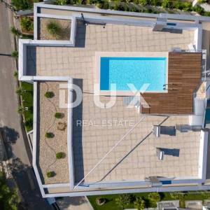 OPATIJA, CENTAR - penthouse u novogradnji s krovnim bazenom iznad centra Opatije, idilično okruženje