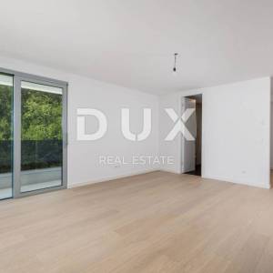 OPATIJA, CENTAR - penthouse u novogradnji s krovnim bazenom iznad centra Opatije, idilično okruženje