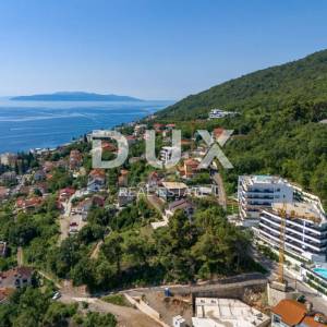 OPATIJA, CENTAR - penthouse u novogradnji s krovnim bazenom iznad centra Opatije, idilično okruženje