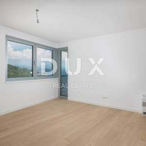 OPATIJA, CENTAR - penthouse u novogradnji s krovnim bazenom iznad centra Opatije, idilično okruženje