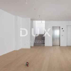 OPATIJA, CENTAR- penthouse u novogradnji 396m2 s panoramskim pogledom na more i s krovnom terasom s bazenom