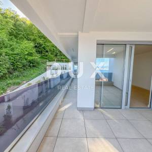 OPATIJA, CENTAR - prekrasan stan u novogradnji s pogledom na more, zajednički bazen, garaža 