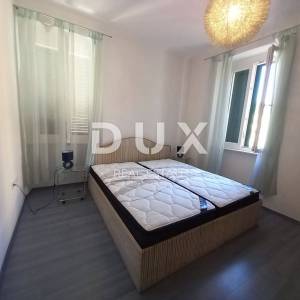 OPATIJA, CENTAR - Prekrasna etaža u održavanoj povijesnoj vili u samom centru Opatije blizu mora!