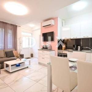 OPATIJA, CENTAR - prekrasno uređen stan u strogom centru Opatije