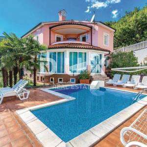OPATIJA, CENTAR - Rijetkost na tržištu! – luksuzna vila s bazenom