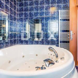 OPATIJA, CENTAR - Rijetkost na tržištu! – luksuzna vila s bazenom