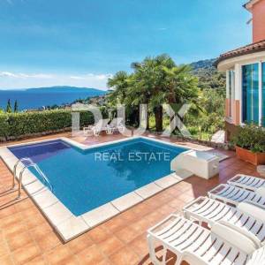 OPATIJA, CENTAR - Rijetkost na tržištu! – luksuzna vila s bazenom