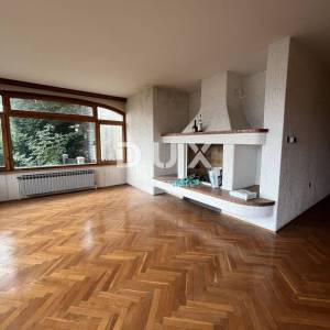 OPATIJA, CENTAR - Samostojeća kuća 302m2 s prekrasnim pogledom u centru Opatije