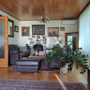 OPATIJA, CENTAR - samostojeća kuća s prekrasnim pogledom i okućnicom u centru Opatije