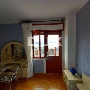 OPATIJA, CENTAR - Samostojeća kuća na mirnoj lokaciji s prekrasnim pogledom