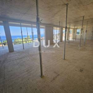 OPATIJA, CENTAR- stan 1. kat 190m2 s panoramskim pogledom na more i bazenom A4