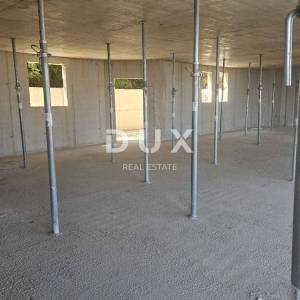 OPATIJA, CENTAR- stan 1. kat 190m2 s panoramskim pogledom na more i bazenom A4