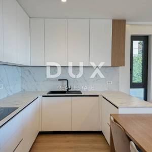 OPATIJA, CENTAR - stan 132m2 u novogradnji s vrtom, bazenom, garažom, pogled na more, centar Opatije