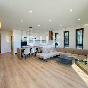 OPATIJA, CENTAR - stan 132m2 u novogradnji s vrtom, bazenom, garažom, pogled na more, centar Opatije