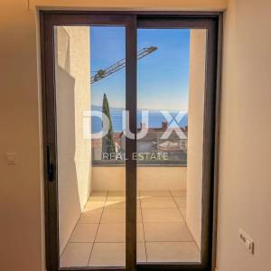 OPATIJA, CENTAR - stan 132m2 u novogradnji s vrtom, bazenom, garažom, pogled na more, centar Opatije